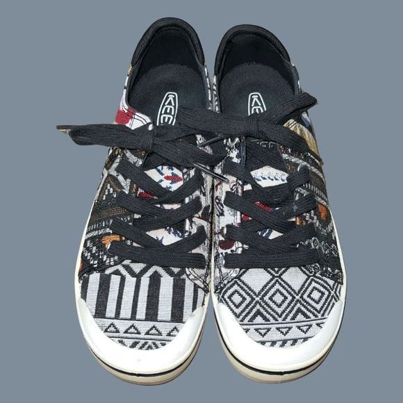KEEN Women's Elsa Iv Aztex Pattern Sneaker Size 7.5 - Picture 2 of 6